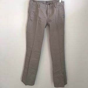 Gap Classic Straight Leg Pant! Size 6 Long